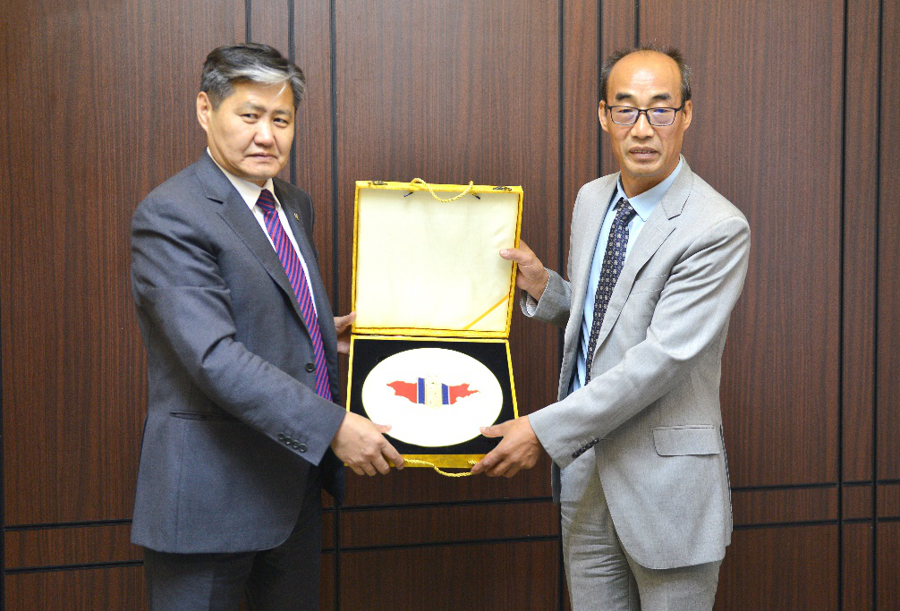 <b>Mongolia and APFNet strengthen cooperation on forest restoration</b>